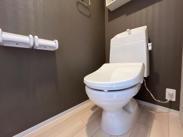 保原町新築アパートのトイレ写真