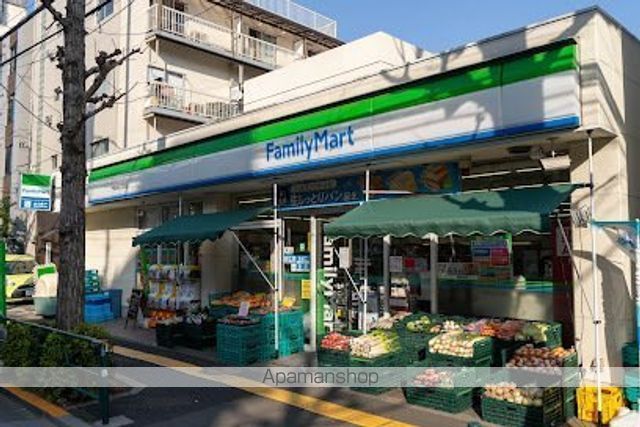 コンビニ　ファミリーマート千駄木五丁目店（コンビニ）まで131m