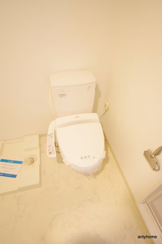 SERENiTE江坂四番館のトイレ写真