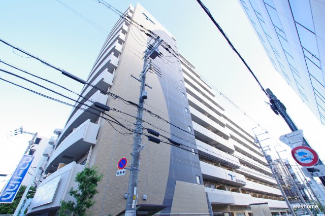 SERENiTE江坂四番館の外観写真