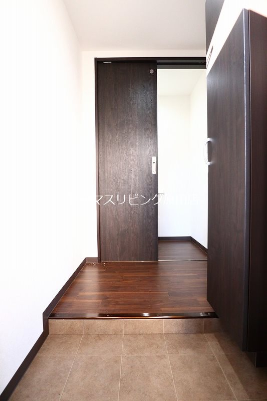 玄関　203号室写真