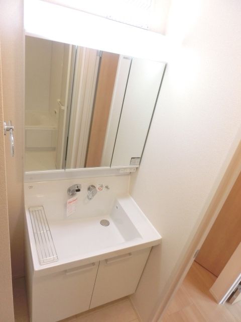 洗面設備　独立洗面所もあります