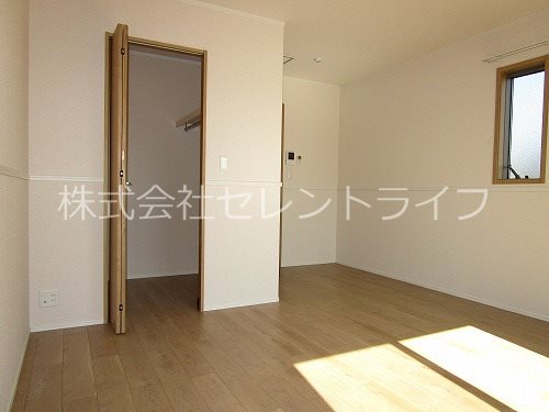 その他部屋・スペース　洋室8.9帖（ウォークインクローゼット付き）