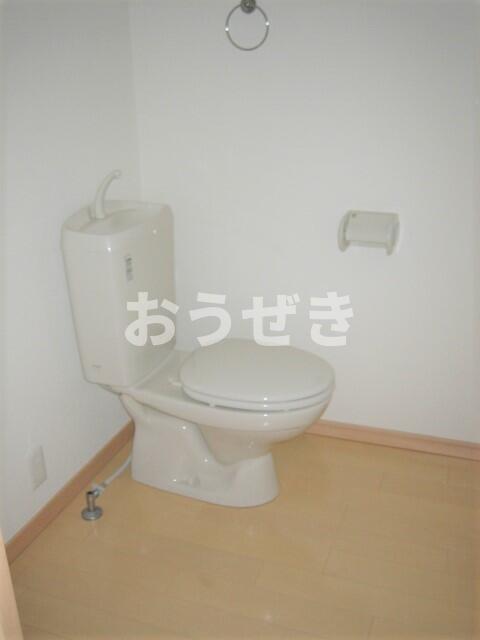 トイレ　バス、トイレ別室です。