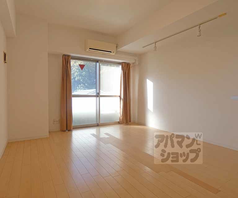 修学院TERRACEの居間写真