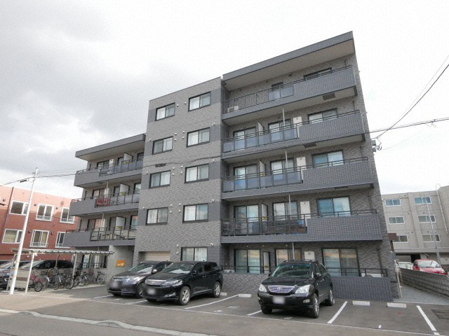 建物外観　☆物件名【エスティーコリーヌ】とお伝え下さい！