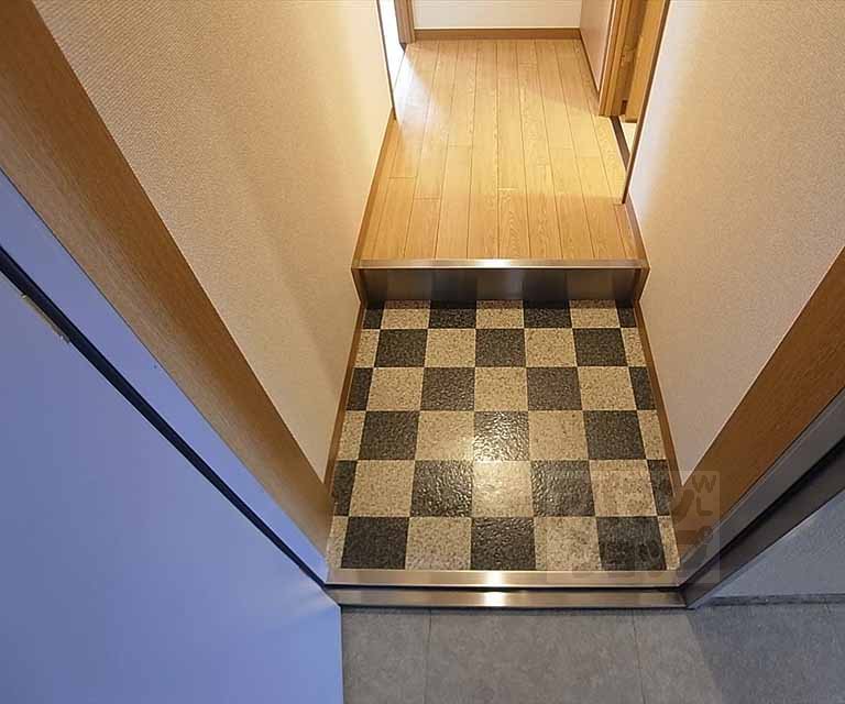 玄関　白黒模様のオシャレな玄関です