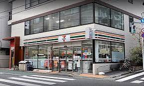 コンビニ　セブンイレブン新宿筑土八幡町店（コンビニ）まで81m