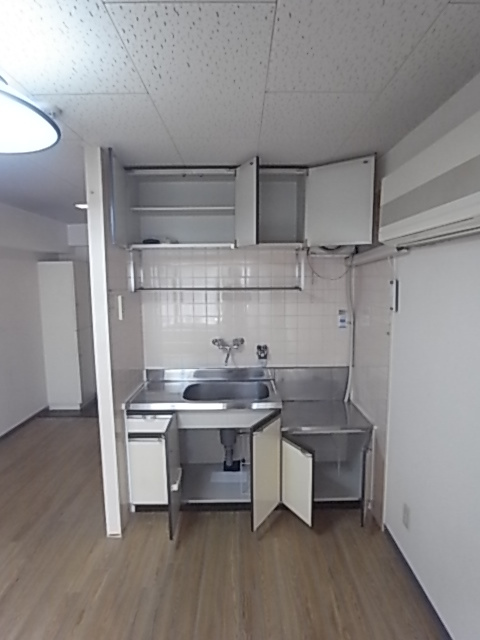 ＪＲ東海道本線 三ノ宮駅 徒歩7分 6階建 築53年のキッチン写真