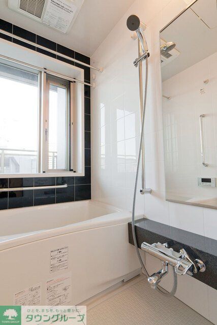 バス・シャワールーム　※写真は同タイプ住戸です。