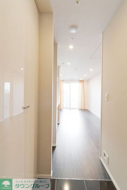 玄関　※写真は同タイプ住戸です。