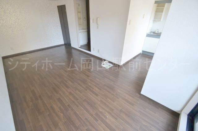 その他部屋・スペース　９畳もある広い居室ですよ♪