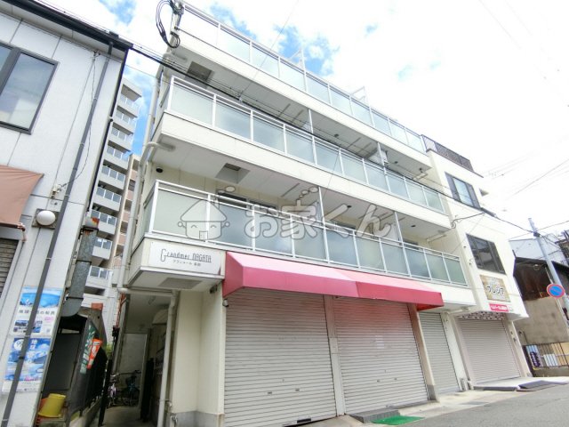 神戸市長田区六番町のマンションの建物外観