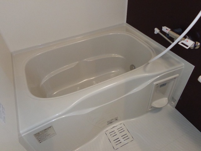 バス・シャワールーム　追い焚き、浴室乾燥機付きで経済的です！