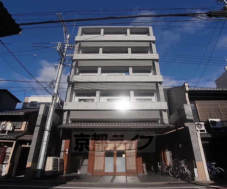 京都市中京区甲屋町のマンションの建物外観