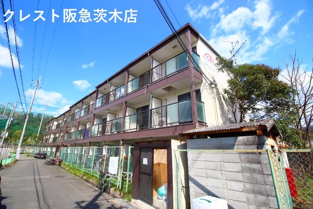 茨木市安威のマンションの建物外観