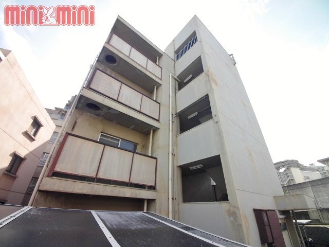 神戸市灘区岩屋北町のマンションの建物外観
