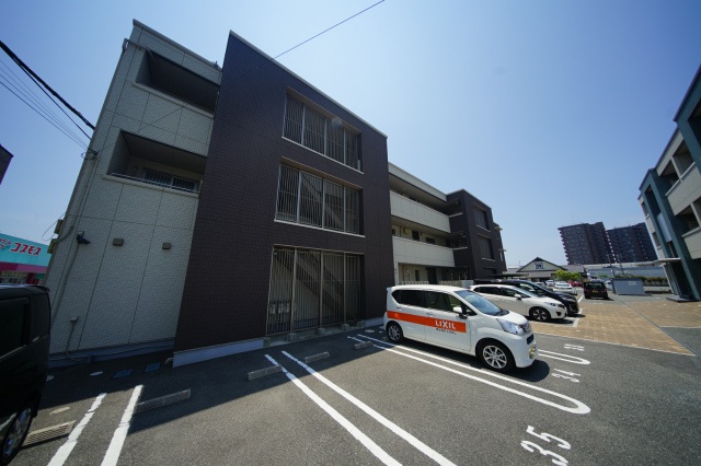 下関市伊倉新町のアパートの建物外観