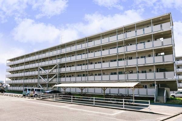 福岡市南区桧原のマンションの建物外観