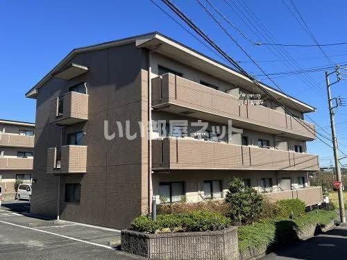 四日市市桜台本町のマンションの建物外観