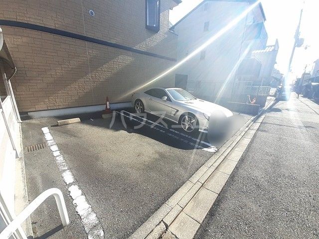 【京都市上京区蛭子町のアパートの駐車場】