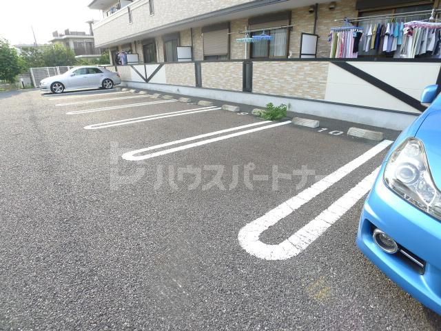 【柏市南増尾のマンションの駐車場】