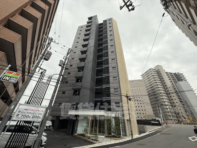 【広島市東区上大須賀町のマンションの建物外観】