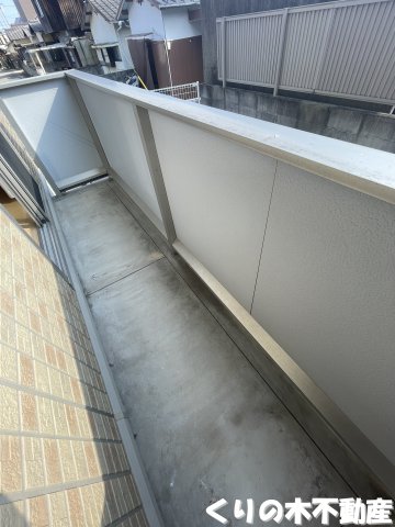バルコニー　陽当たり良好なバルコニーです