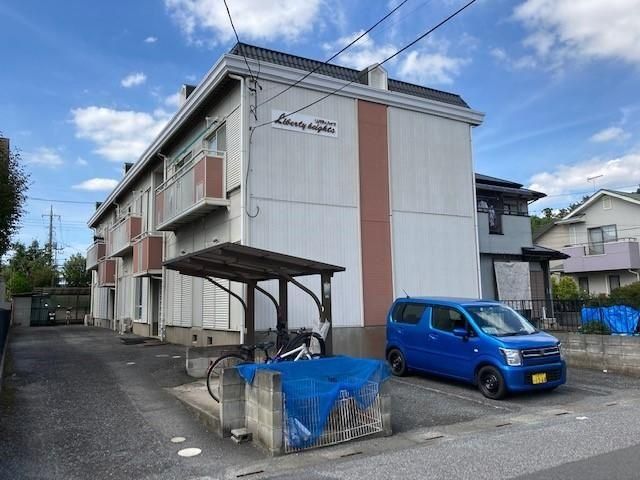 北足立郡伊奈町本町のアパートの建物外観