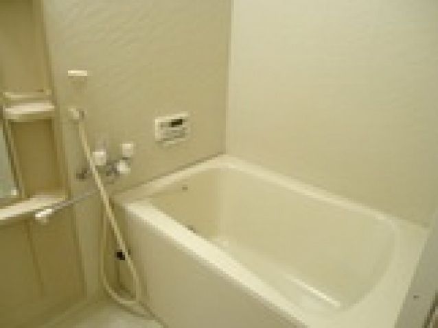 バス・シャワールーム　追い焚き付きでゆっくり温まることができます