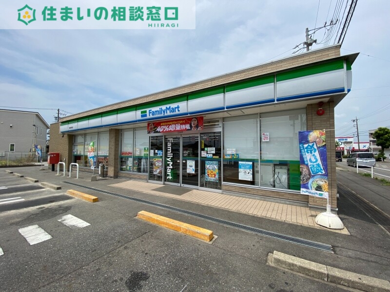 コンビニ　ファミリーマート西尾住崎店（コンビニ）まで378m