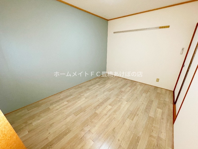 居室・リビング　同型別部屋写真（反転）