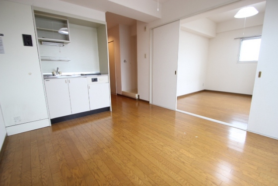 居室・リビング　※別号室の写真です