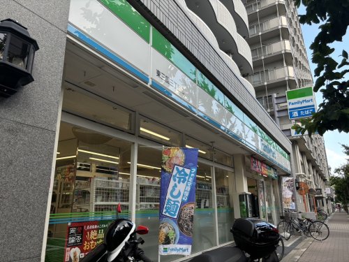 コンビニ　ファミリーマート東三国三丁目店（コンビニ）まで656m