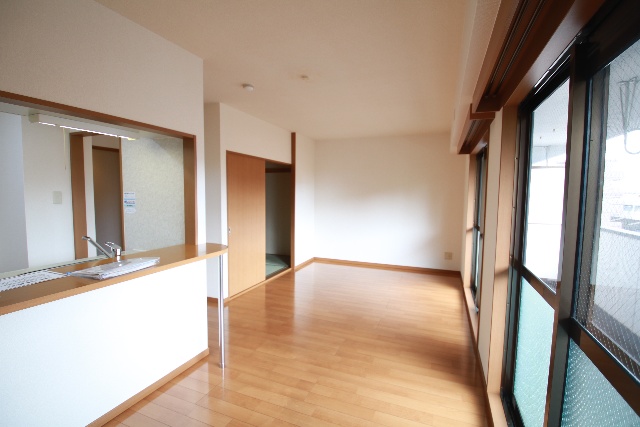 居室・リビング　※別号室の参考写真です