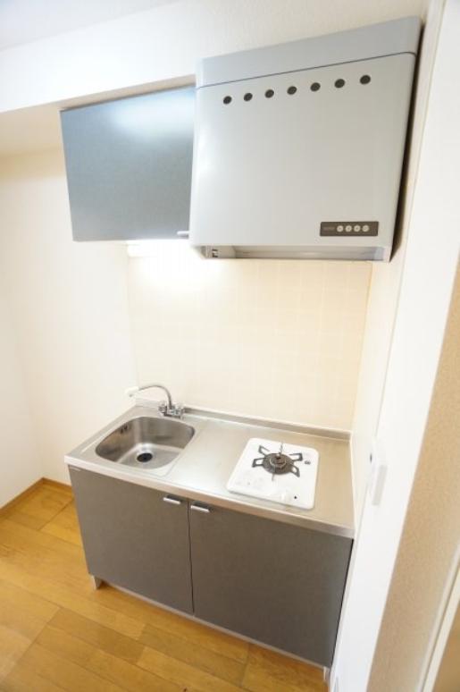 キッチン　※同物件・反転タイプの写真です。