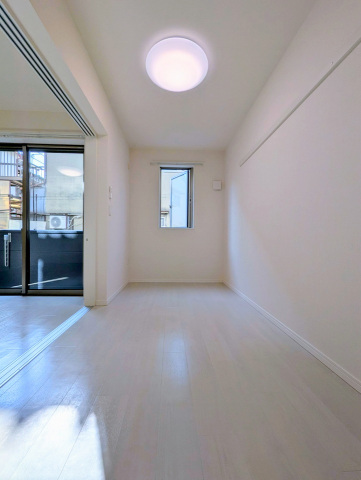 その他部屋・スペース　南向きの明るい洋室