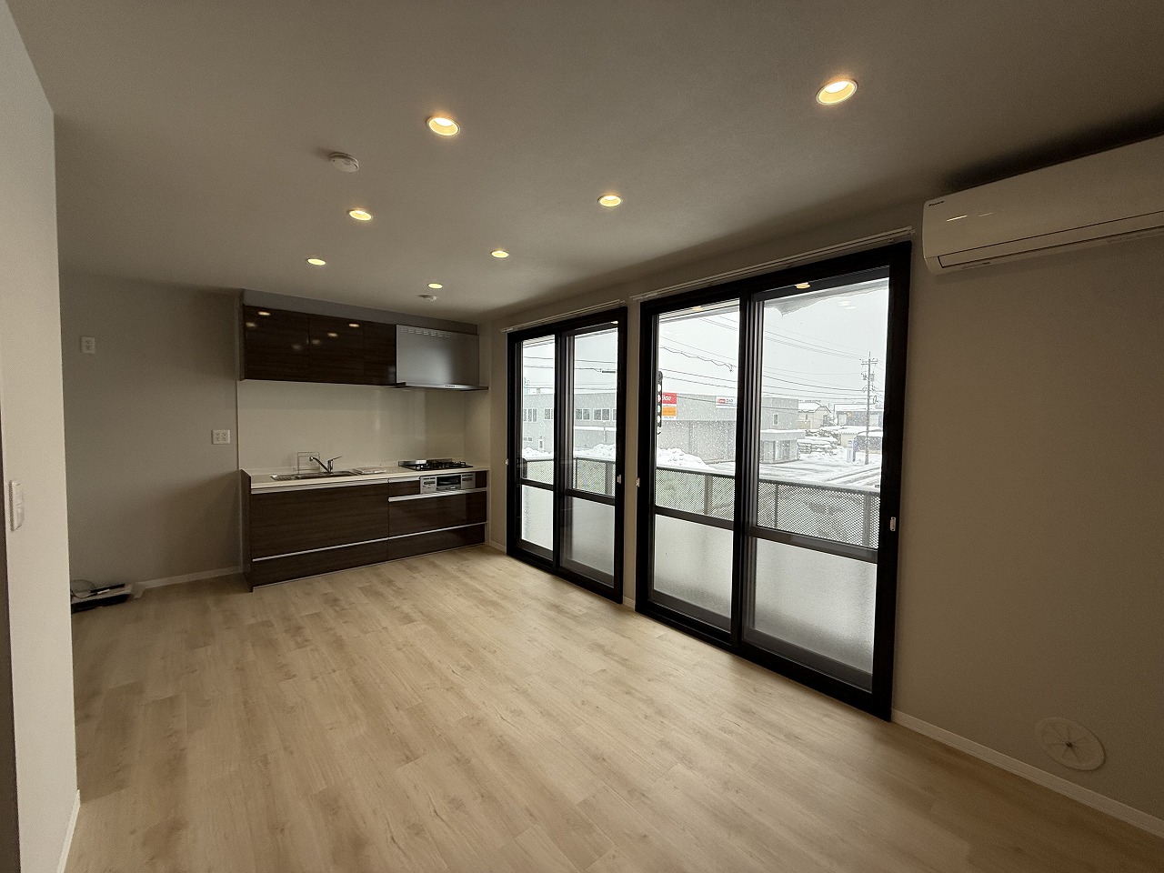 居室・リビング　エアコン付き♪