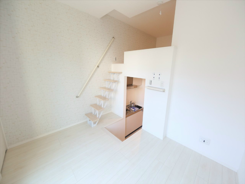 その他部屋・スペース　洋室5.9帖　上段ロフト6.2帖（収納でも部屋でも使えます）