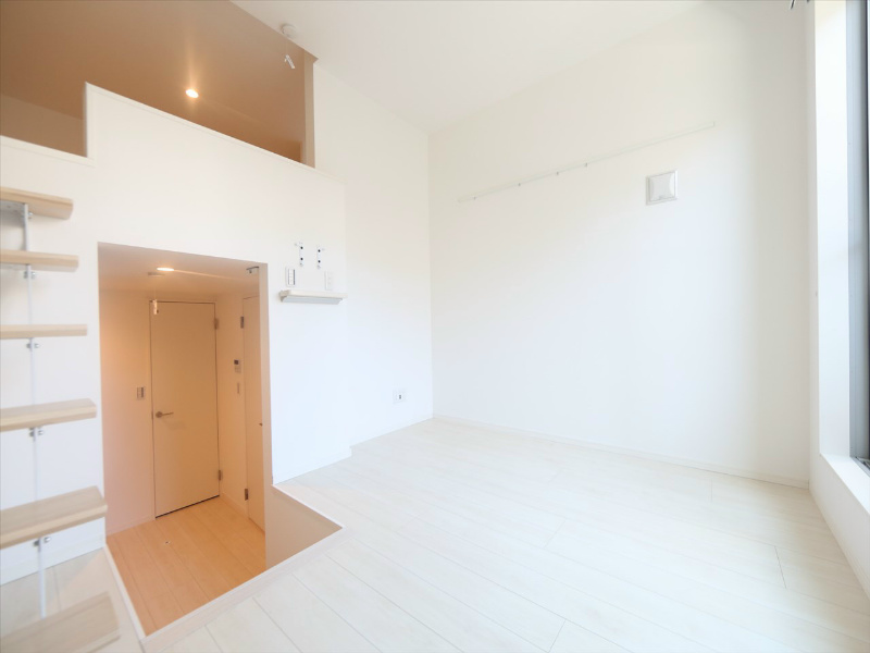 居室・リビング　洋室5.9帖　上段ロフト6.2帖（収納でも部屋でも使えます）