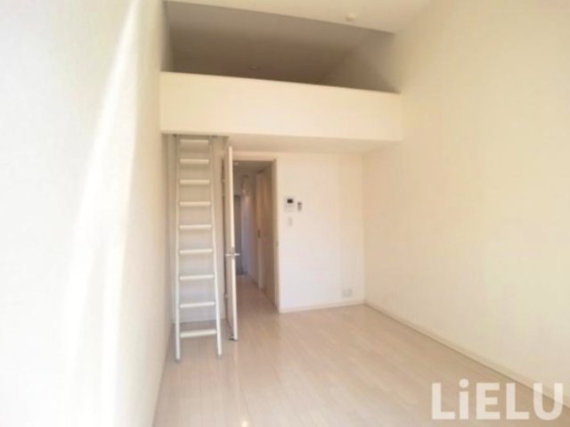 居室・リビング　203号室のお写真になります