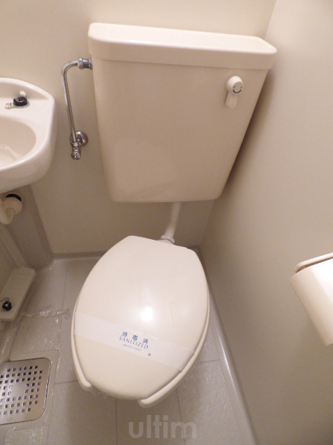 トイレ　違うお部屋の写真です。ご参考までに