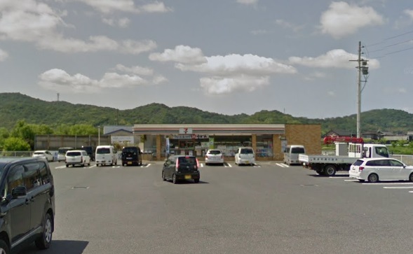 コンビニ　セブンイレブン（コンビニ）まで1424m