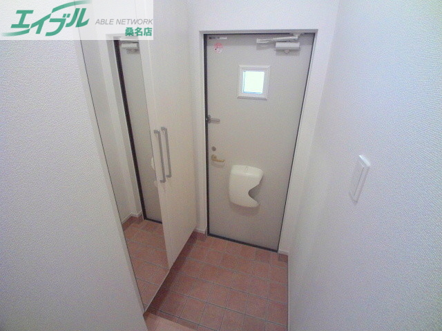 玄関　同物件別室写真