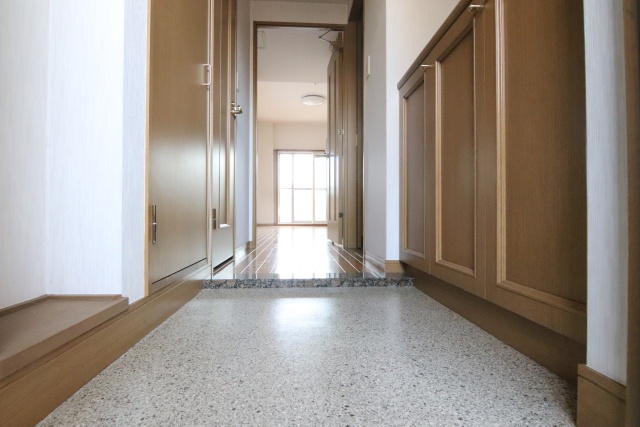 玄関　※別号室参考写真の為現状優先となります