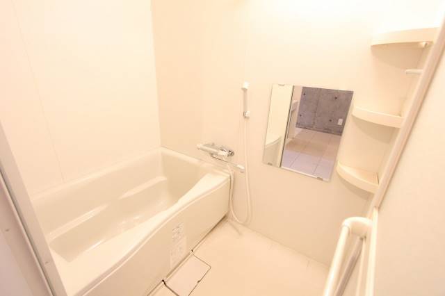 バス・シャワールーム　ゆったりバスルーム