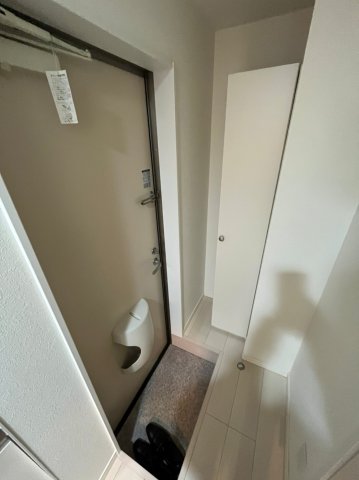 玄関　105号室の写真です