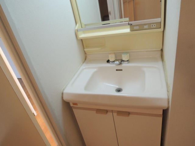 洗面設備　嬉しい独立洗面台ございます。