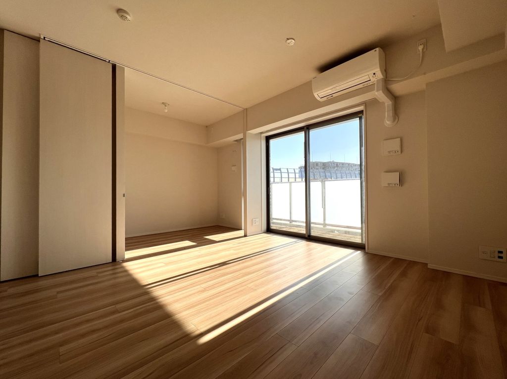 居室・リビング　リビングダイニング　約9.8帖。床暖房あり