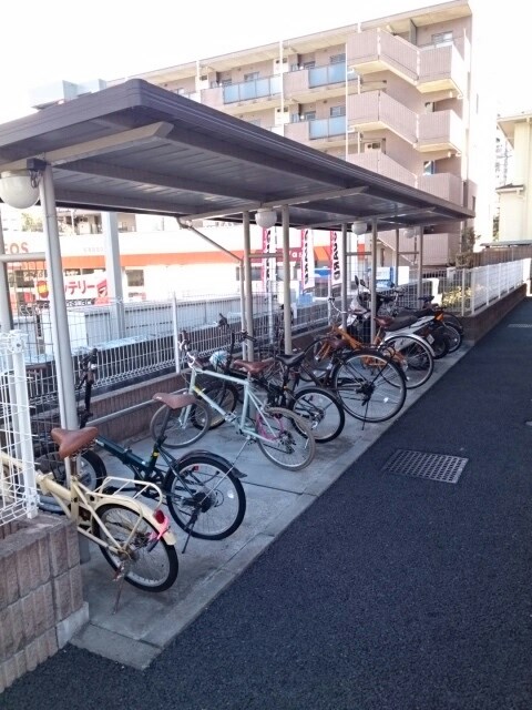 その他共有部分　屋根付の駐輪場です。